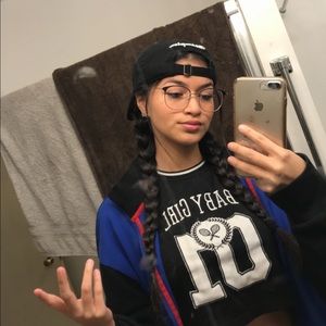 Meet your Posher, Angela